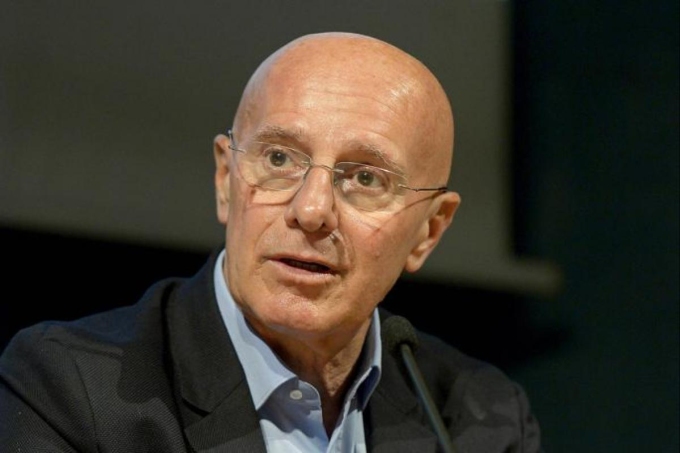 Sacchi là người đã giúp Milan giành nhiều danh hiệu lớn và có công lớn trong việc phát triển lối chơi tổng lực tại Serie A.