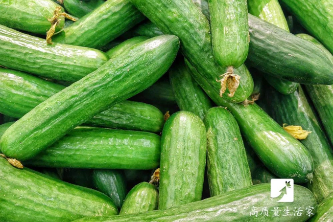 Dưa chuột nên chọn quả thon, còn gai sẽ tươi, ngon hơn.