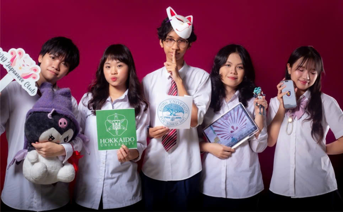 Từ trái qua: Đức An, Xuân Nguyên, An Khánh, Minh Huyền, Lan Phương.