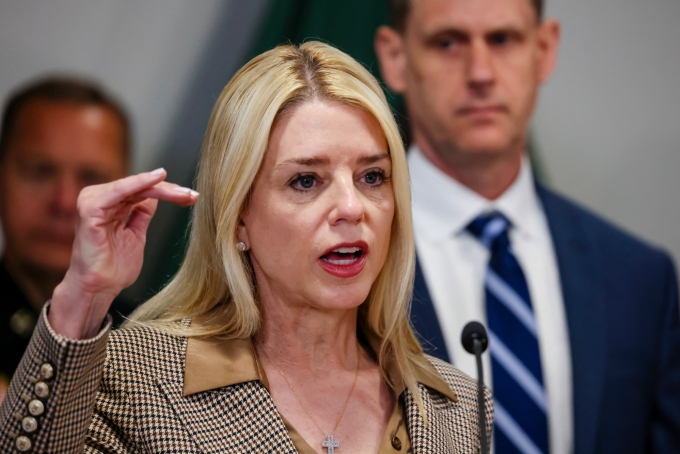 Bộ trưởng Tư pháp Mỹ Pam Bondi tại một cuộc họp báo ở Fort Lauderdale, bang Florida ngày 4/4.