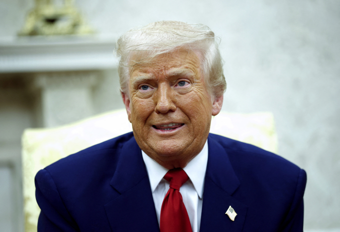 Tổng thống Mỹ Donald Trump tại Phòng Bầu dục, Nhà Trắng, ngày 7/4. Ảnh: AFP