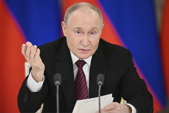 Tổng thống Nga Vladimir Putin trả lời họp báo ở Điện Kremlin ngày 15/5. Ảnh: AFP