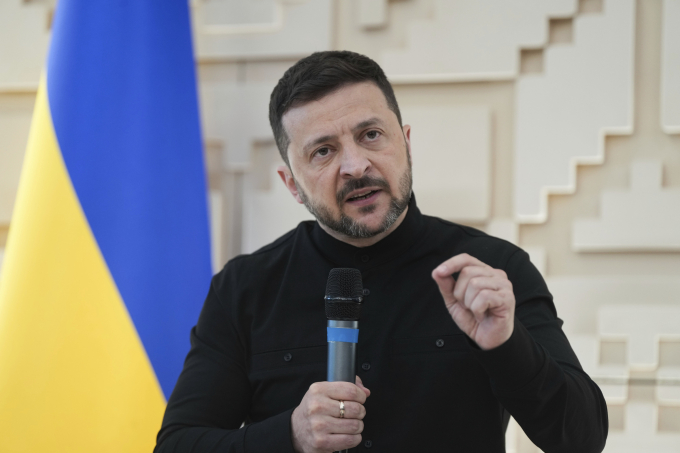 Tổng thống Volodymyr Zelensky phát biểu tại Đại sứ quán Ukraine ở Ankara, Thổ Nhĩ Kỳ, ngày 15/5. Ảnh: AFP