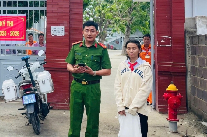 CA-giup-thi-sinh-Dan-toc-noi-t-5917-8299-1748605769.jpg