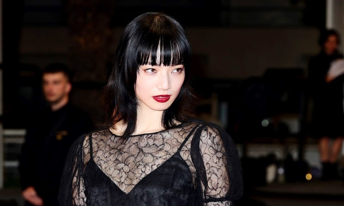 Nana-Komatsu-dien-vien-Nhat-Ban-Cannes-2025-1747622397.jpg