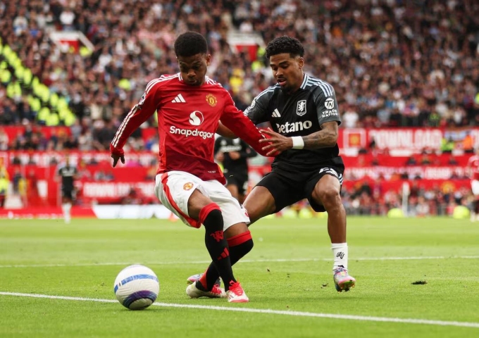Amad Diallo thi đấu trong trận Man Utd 2-0 Aston Villa.