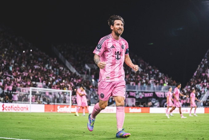 Messi mừng bàn trong trận Inter Miami.