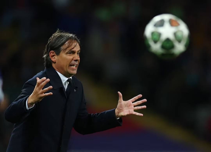 Inzaghi chỉ đạo trong trận Barca 3-3 Inter ở lượt đi bán kết Champions League tối 30/4. Ảnh: Reuters