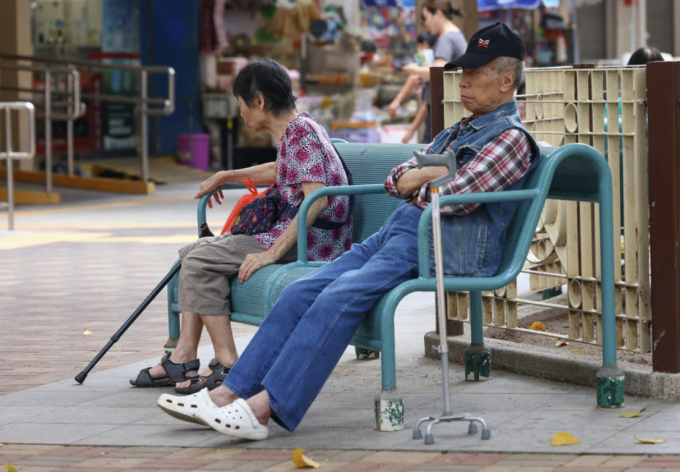 Người già Hong Kong. Ảnh: Dickson Lee
