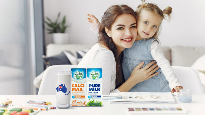 Sữa là thực phẩm quan trọng trong chế độ ăn uống hàng ngày của trẻ. Ảnh: Meadow Fresh