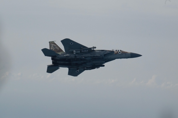 Tiêm kích F-15 của Israel trong cuộc diễn tập tháng 3 cùng oanh tạc cơ B-52H của Mỹ trên Địa Trung Hải. Ảnh: USAF