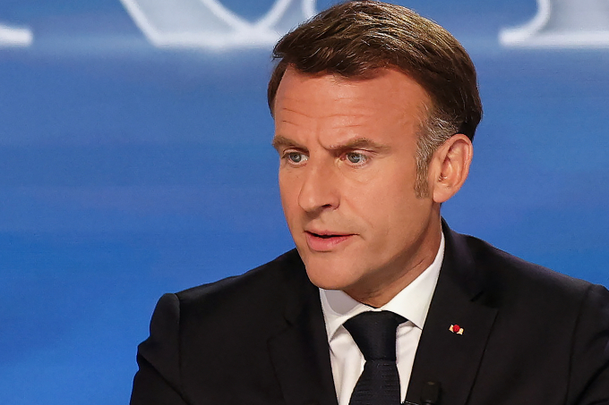 Tổng thống Pháp Emmanuel Macron trả lời phỏng vấn trên đài TF1 ngày 13/5. Ảnh: AFP
