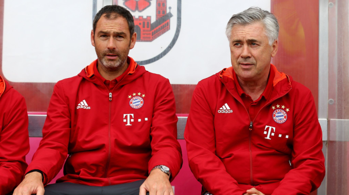 Carlo Ancelotti (phải) và Paul Clement trong thời gian làm việc chung tại Bayern Munich. Ảnh: Sky Sports
