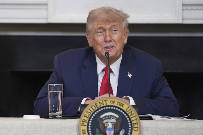 Tổng thống Trump phát biểu trong hội nghị bàn tròn Đầu tư tại Mỹ với các lãnh đạo doanh nghiệp tại Nhà Trắng ngày 9/6.