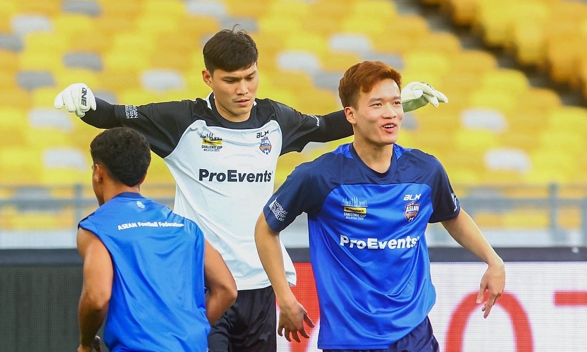 asean-all-stars-man-utd-tap-luyen-3-1748356871.jpg
