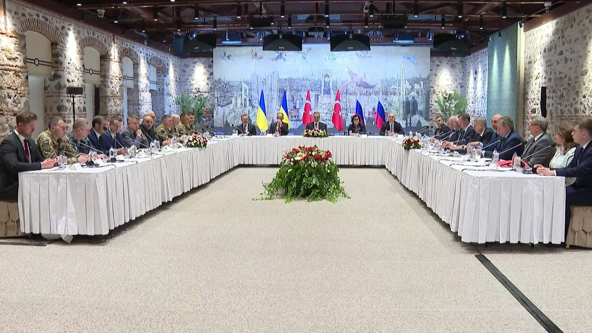 Bên trong cuộc đàm phán Nga - Ukraine đầu tiên sau hơn ba năm ở Istanbul