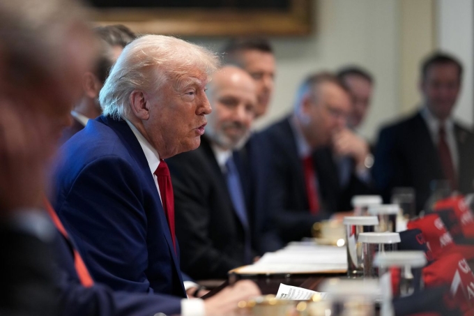 Tổng thống Mỹ Donald Trump trong cuộc họp nội các ở Nhà Trắng ngày 30/4. Ảnh: CNN