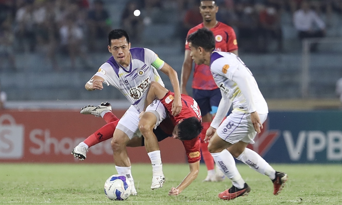 cong-an-ha-noi-ha-noi-fc-v-league-2024-2025-1-1748273146-1748273302.jpg