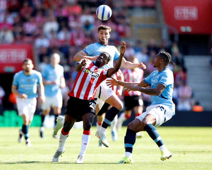 Ruben Dias trong trận đấu với Southampton