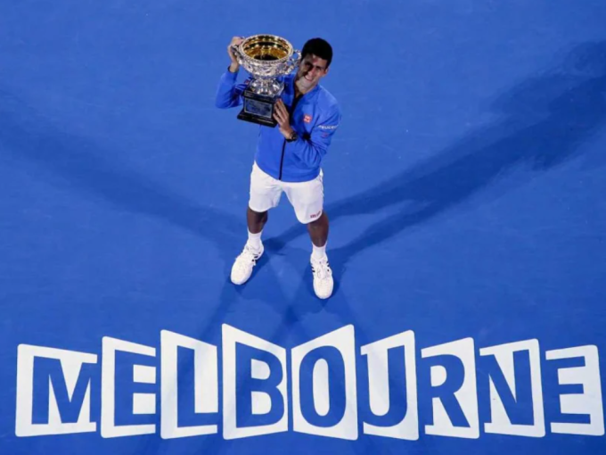Novak Djokovic cùng danh hiệu Australian Open 2015.