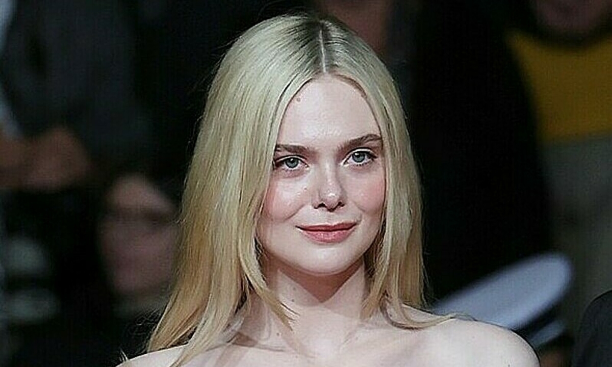 elle-fanning-renate-reinsve-ca-9858-6772-1747880652.jpg