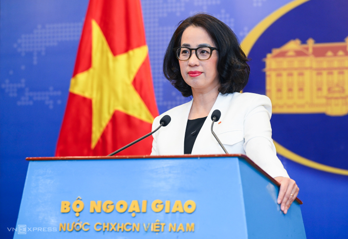 Người phát ngôn Bộ Ngoại giao Phạm Thu Hằng trong cuộc họp báo thường kỳ ngày 15/5. Ảnh: Giang Huy