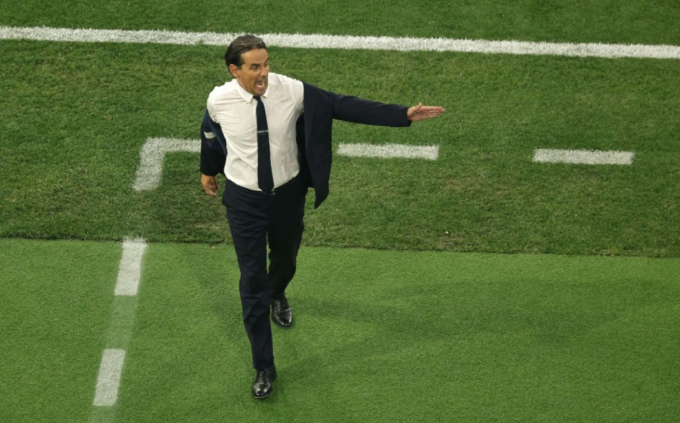 HLV Simone Inzaghi tức giận trong trận Inter thua PSG 0-5 ở chung kết Champions League trên sân Allianz, thành phố Munich, Đức tối 31/5/2025. Ảnh: EPA-EFE