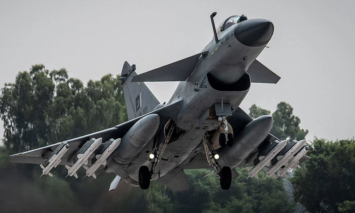 j-10c-pakistan-1-jpg-174685291-9444-1992-1746867605.jpg