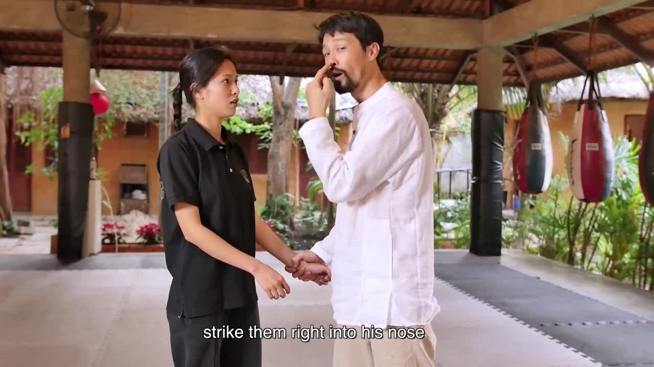 Johnny Trí Nguyễn và Nhung Kate hướng dẫn võ tự vệ