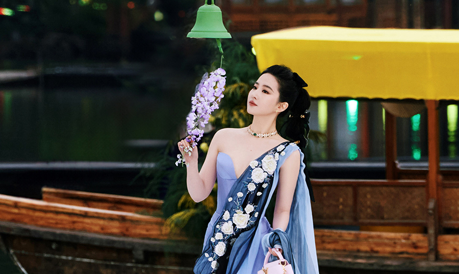 Lý Nhược Đồng, Lưu Diệc Phi dự sự kiện
