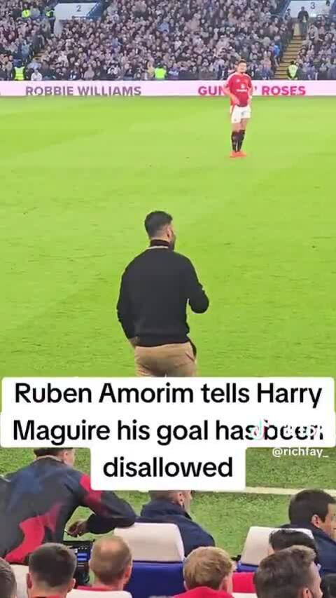 Maguire mất bàn vì lỗi việt vị