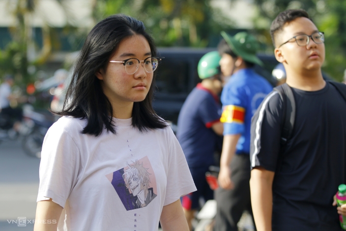 Học sinh dự thi vào lớp 10 chuyên Khoa học Tự nhiên, sáng 1/6.