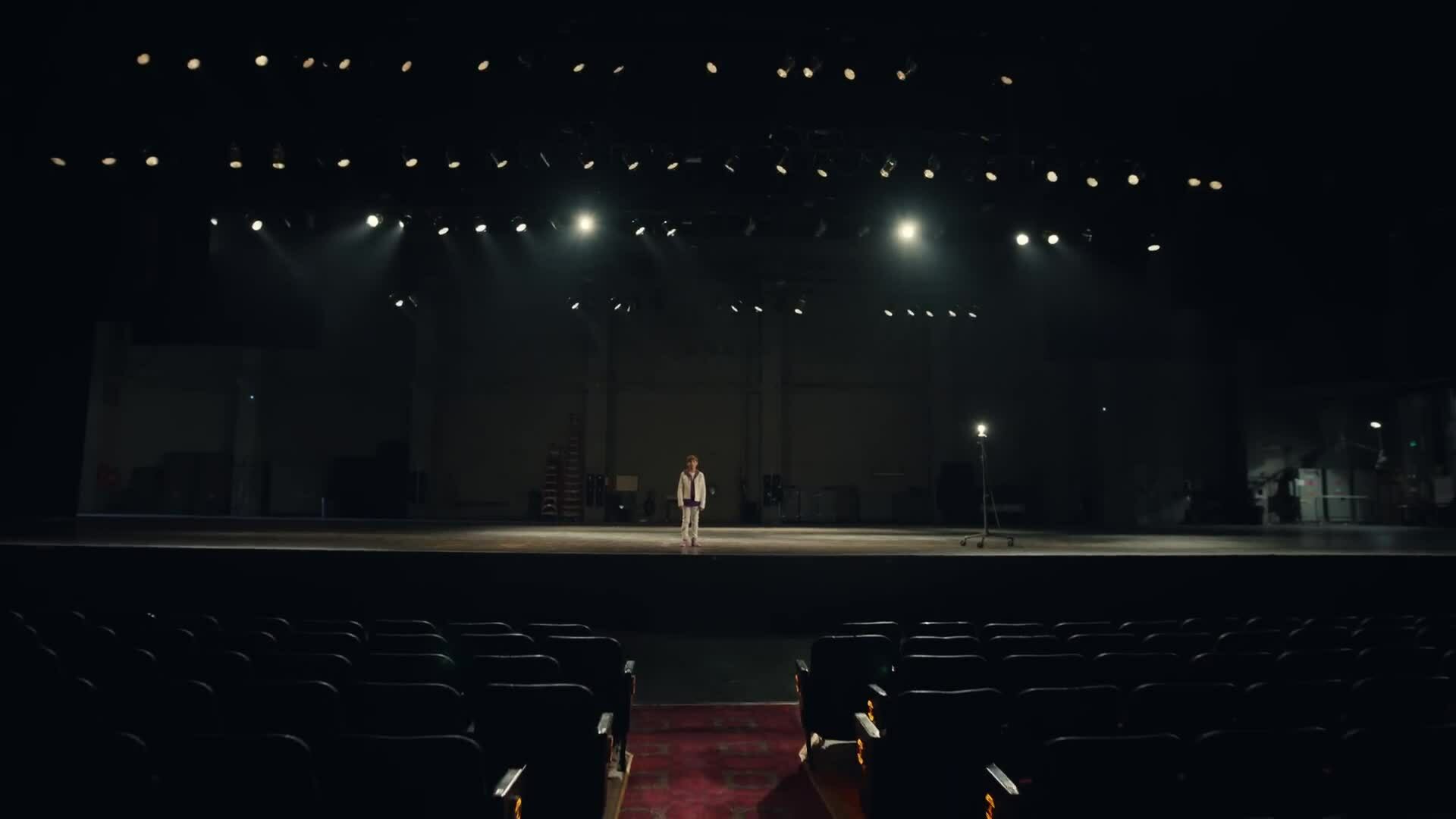 MV "Lonely" của Justin Bieber
