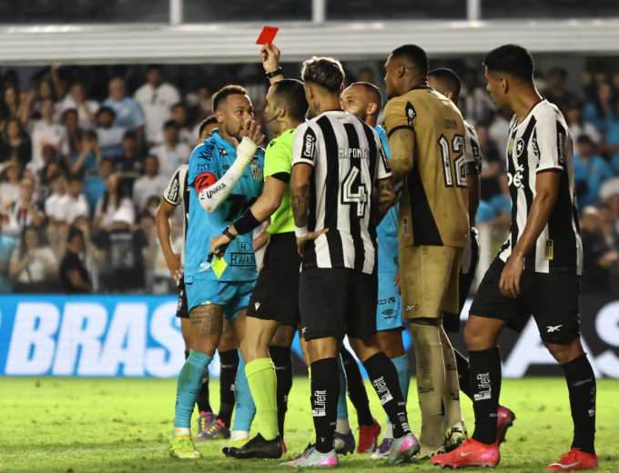 Neymar phản ứng khi nhận thẻ đỏ trong trận đấu