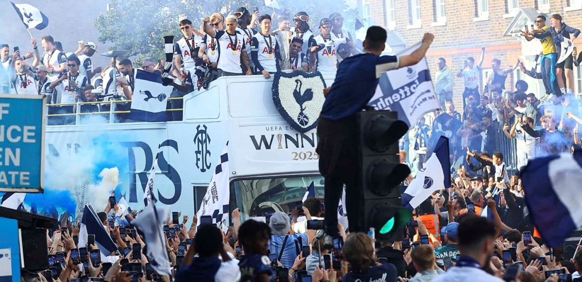 parade-15-1748053634.jpg