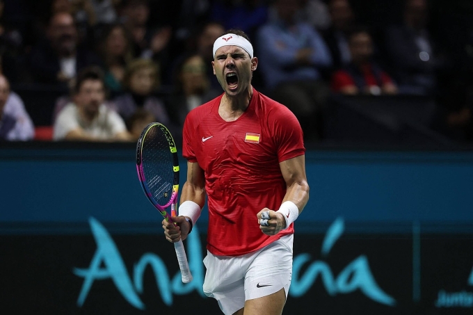 Nadal ăn mừng một điểm thắng tại Davis Cup 2024, giải đấu cuối cùng của anh tại Malaga, Tây Ban Nha vào tháng 11/2024.