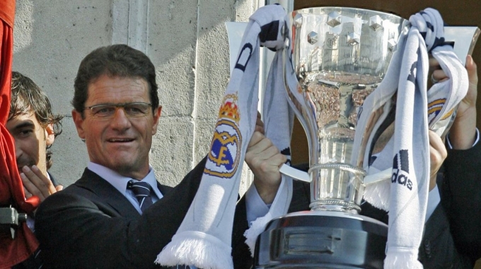 HLV Fabio Capello mừng danh hiệu La Liga mùa 2006-2007. Ảnh: Reuters