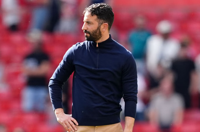 HLV Ruben Amorim thất vọng sau trận Man Utd thua West Ham 0-2 trên sân Old Trafford, thành phố Manchester, Vương quốc Anh, vòng 36 Ngoại hạng Anh ngày 11/5/2025. Ảnh: PA