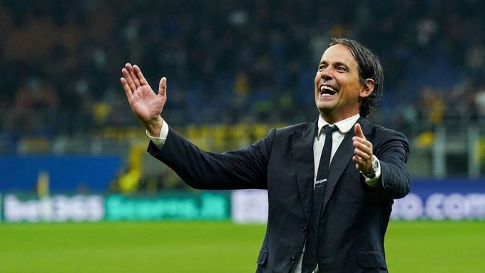HLV Inzaghi vui mừng sau chiến thắng của Inter trước Barca tại bán kết Champions League trên sân San Siro, Milano, Italy vào tối 6/5/2025. Ảnh: Reuters