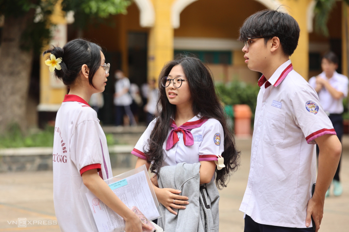 Thí sinh thi tốt nghiệp THPT 2024 tại TP HCM. Ảnh: Quỳnh Trần