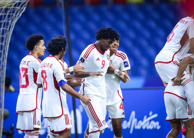Tiền đạo Mayed Adel Khamis (số 9) cao 1,85 m ghi bàn mở tỷ số cho UAE trong trận thắng Australia 2-0 ở lượt hai bảng B U17 châu Á 2025, hôm 7/4 tại sân King Fahd, Arab Saudi. Ảnh: AFC