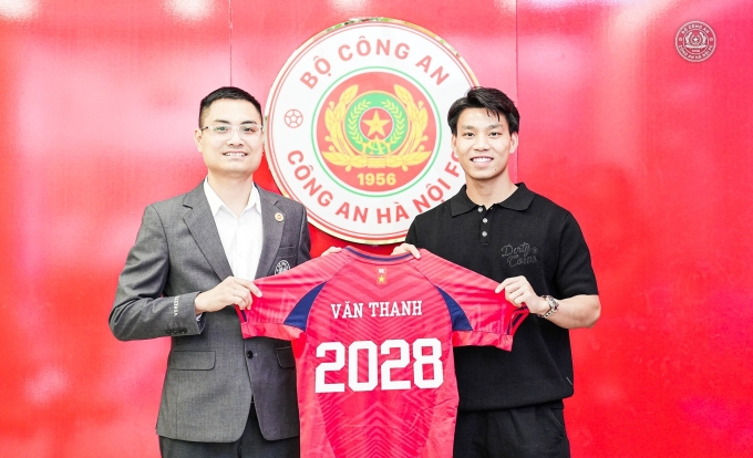 Hậu vệ Vũ Văn Thanh gia hạn hợp đồng với CLB Hà Nội đến mùa giải 2027-2028.